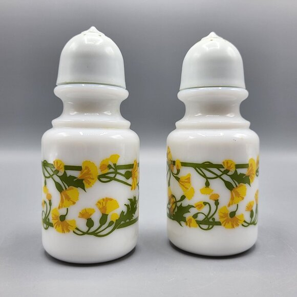 Vintage 1970s Milk Glass Salt & Pepper Shakers Wildflowers Yellow Floral Design - Picture 2 of 9